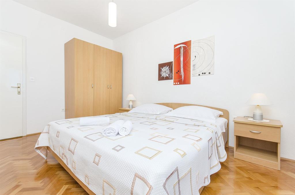 Apartments Kunac Podgora Bagian luar foto