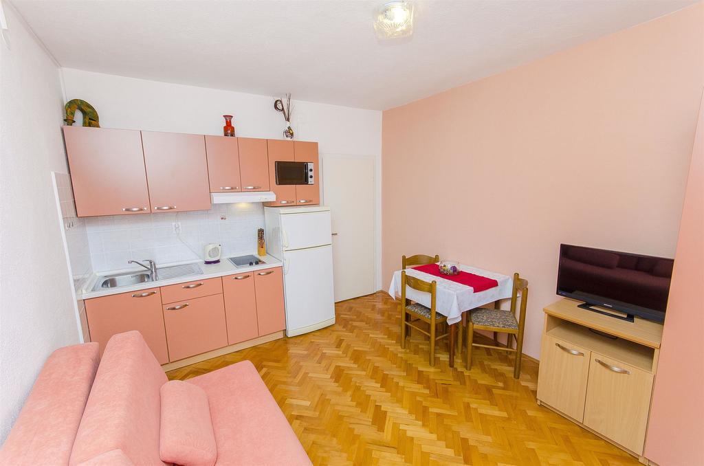 Apartments Kunac Podgora Bagian luar foto
