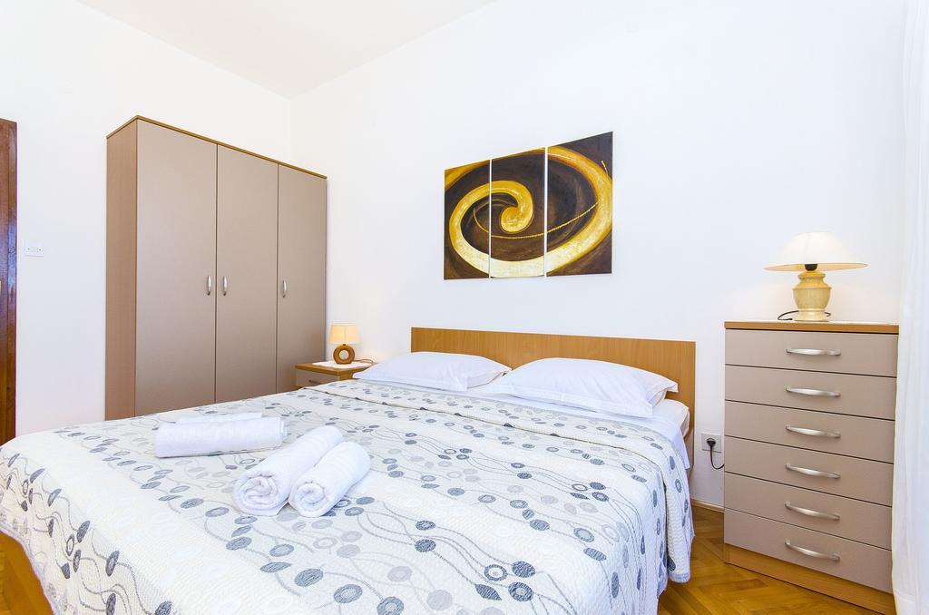 Apartments Kunac Podgora Ruang foto