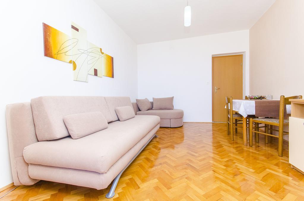 Apartments Kunac Podgora Ruang foto